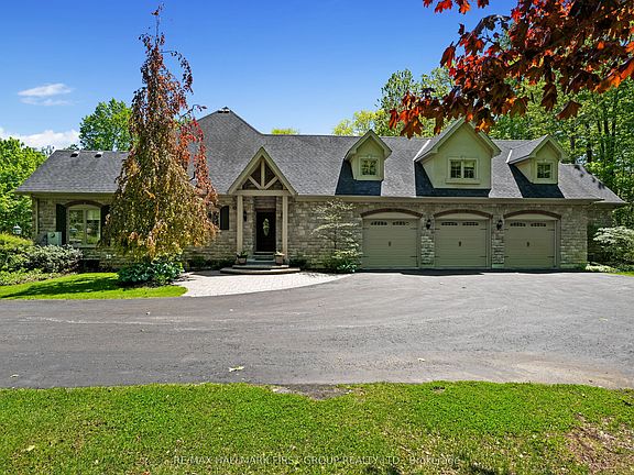 2nd image of 5 Ironwood Cres