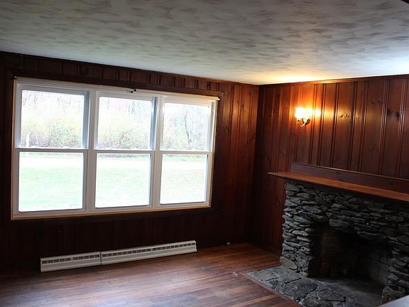 5th image of 64 Old Oak St