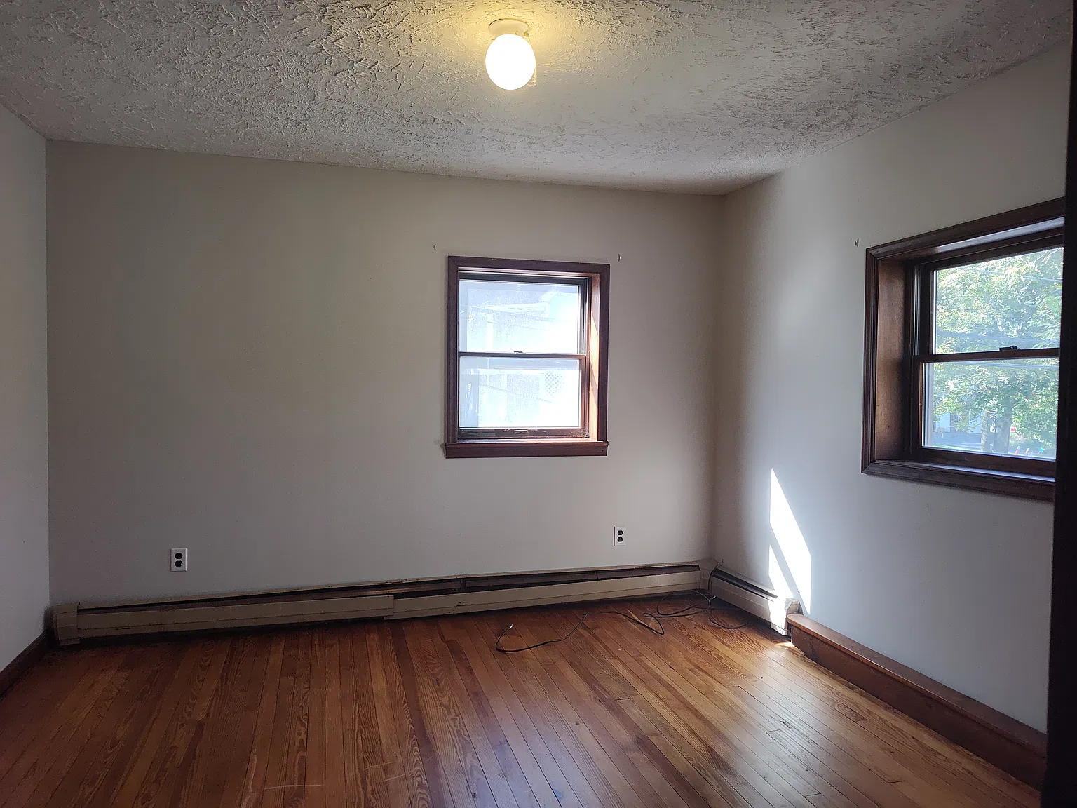 2 bed, 1000 sqft, $1,500 — Photo 4
