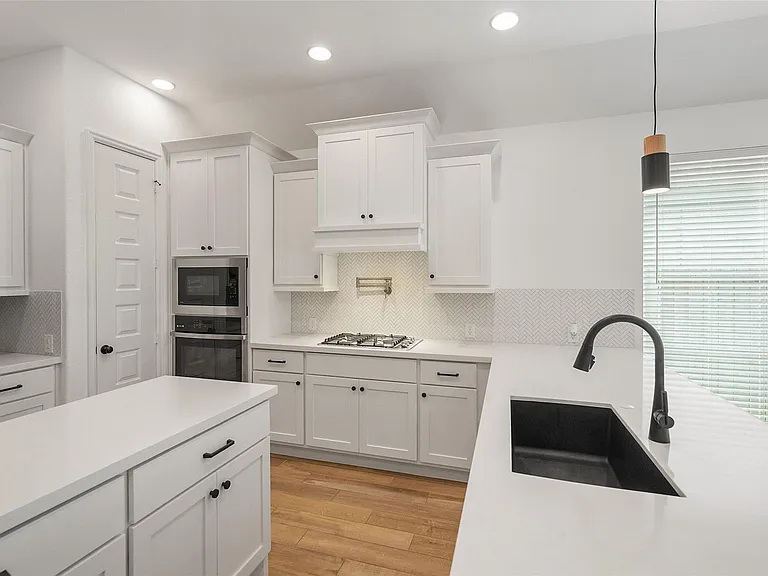 7420 Caprock Canyon Ln — Photo 9