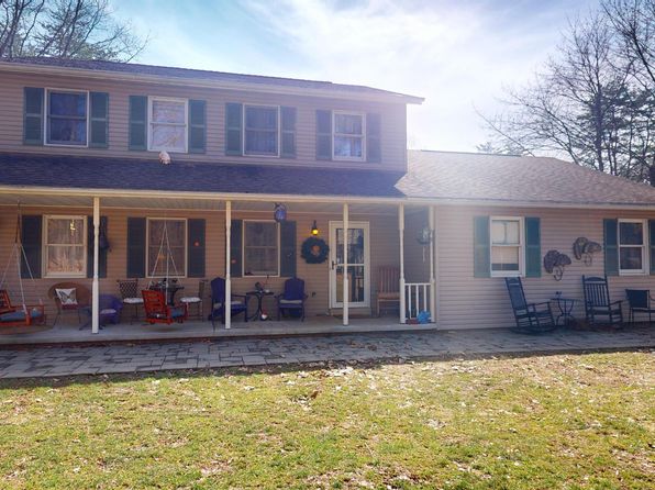 218 Wooded Heights Dr, New Columbia, PA 17856