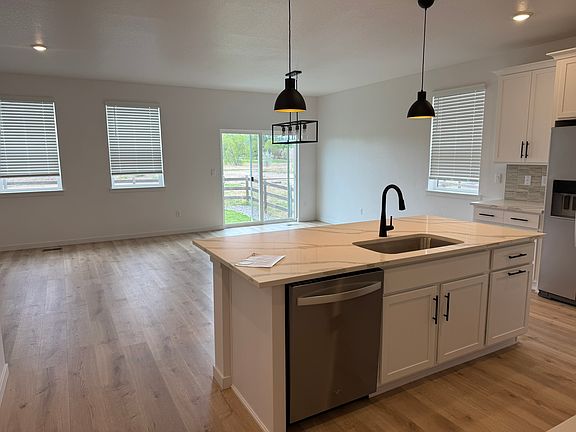 3rd image of 1657 Knobby Pine Dr