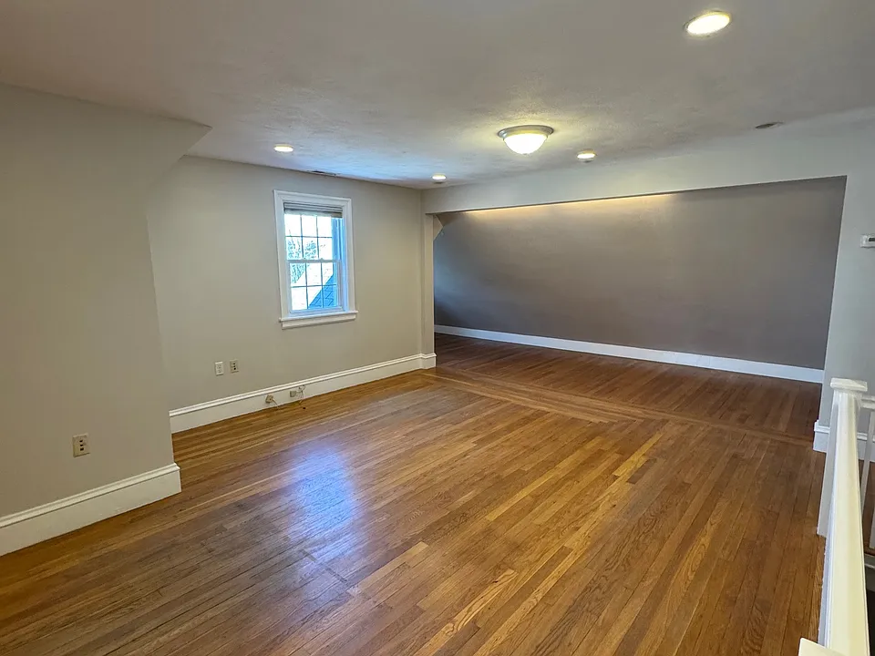 1375 Wampanoag Trl #1