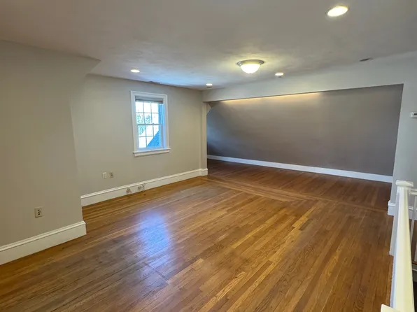 1375 Wampanoag Trl #1, Riverside, RI 02915