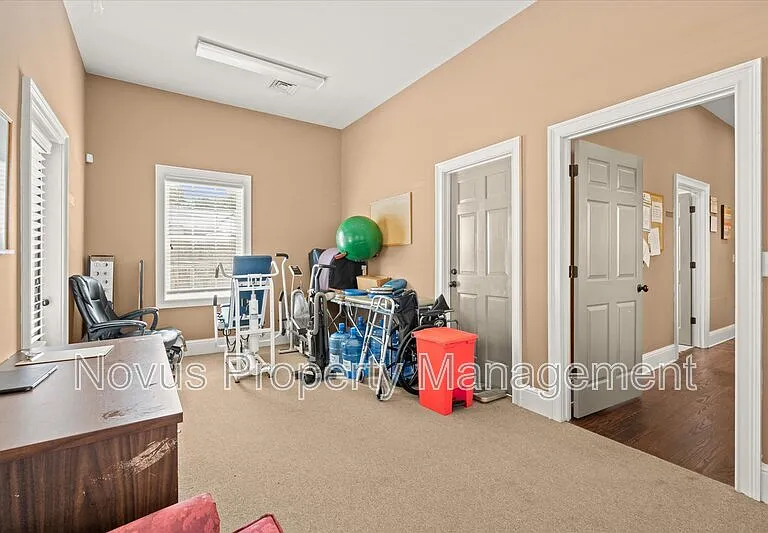 214 Maple St — Photo 32