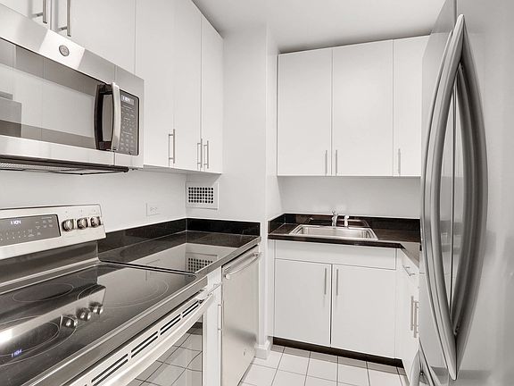 5th image of 800 5th Ave APT 8A