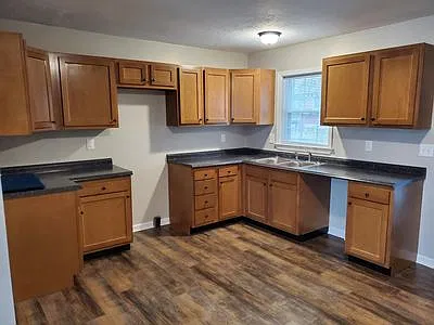 3 bed, 1100 sqft, $1,450 — Photo 2