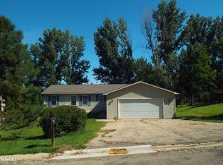 137 E Poplar Dr, Elizabeth, IL 61028