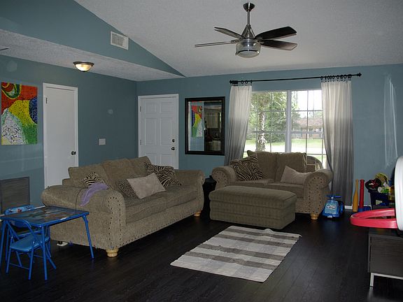 3rd image of 3366 Country Pines Dr