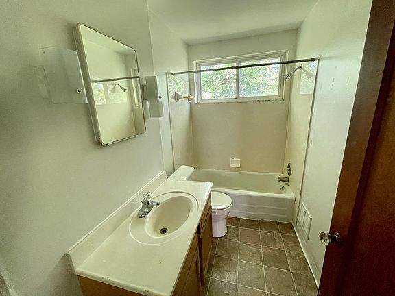 3rd image of 3368-3370 Kimberly Ave