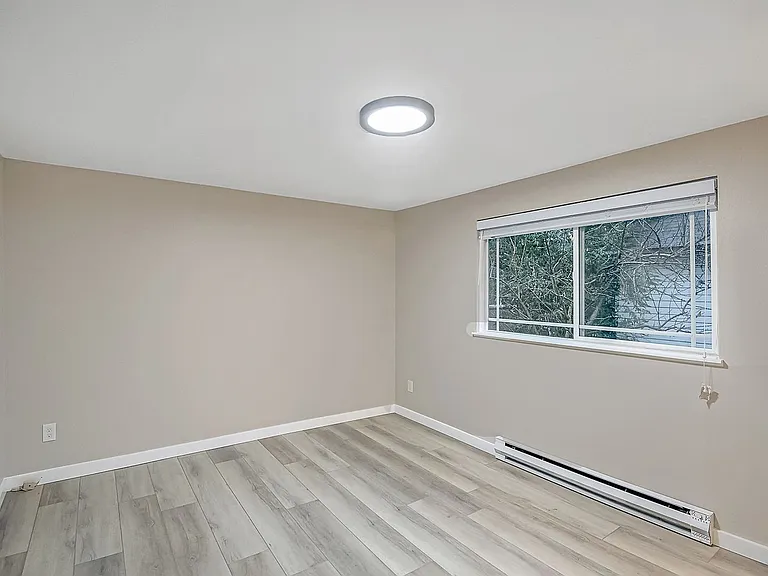 2533 N Willamette Blvd — Photo 9