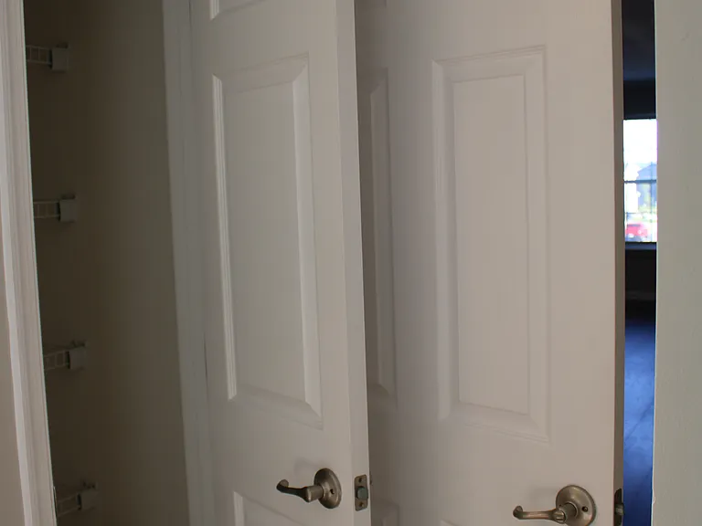 Ample closet space for bath towels and such