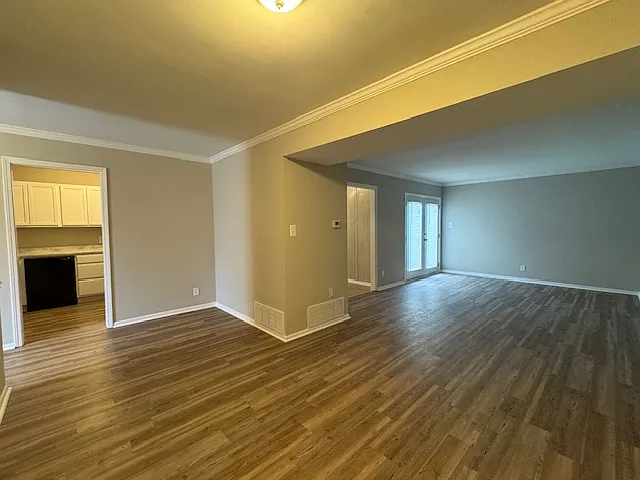 2269 Robin Lyn Ct — Photo 2