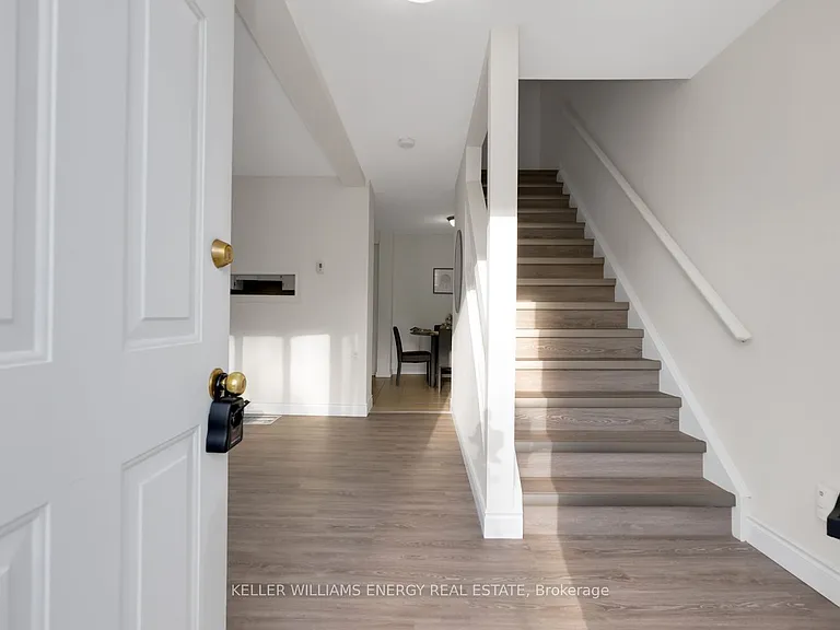 337 Oshawa Blvd N #FRONT — Photo 2