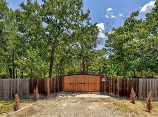 136 Creekside Dr, Bastrop, TX 78602