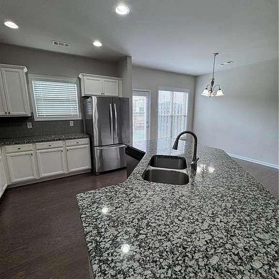 2670 Maple Leaf Ter — Photo 5