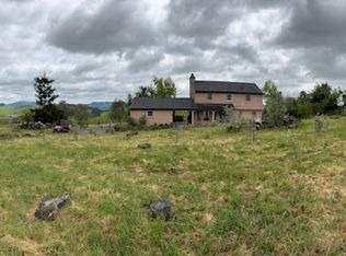 1501 Spring Hill Rd, Petaluma, CA 94952