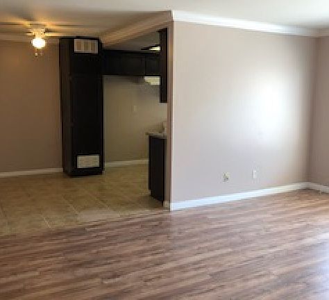 3rd image of 5743 Klump Ave APT 4