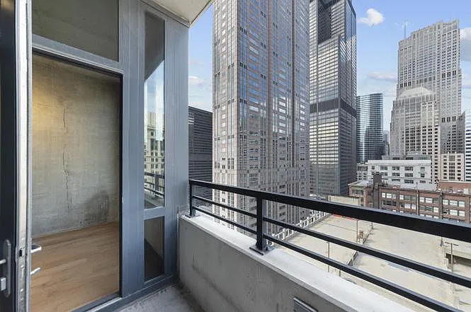 235 W Van Buren St #2217 — Photo 4
