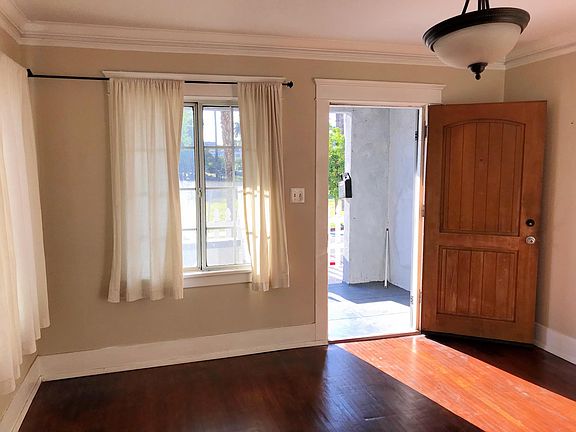 2nd image of 1020 Echo Park Ave