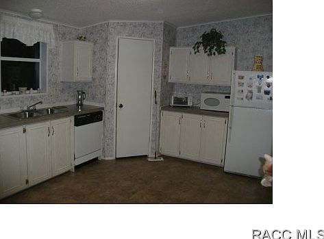 5th image of 898 E Jinnita St
