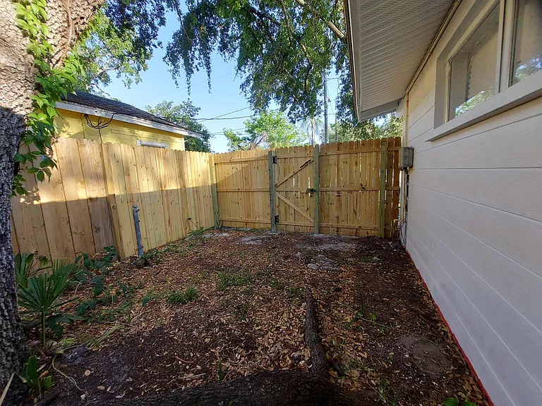 1071 Highland St — Photo 25