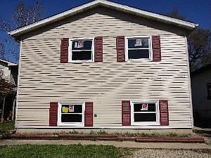 2nd image of 1407 N Hickory Ave
