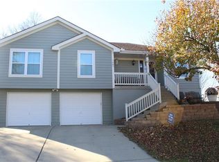 1487 NW Yankee Dr, Blue Springs, MO 64015