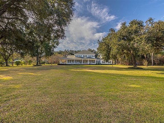 3rd image of 300 Elliott Rd