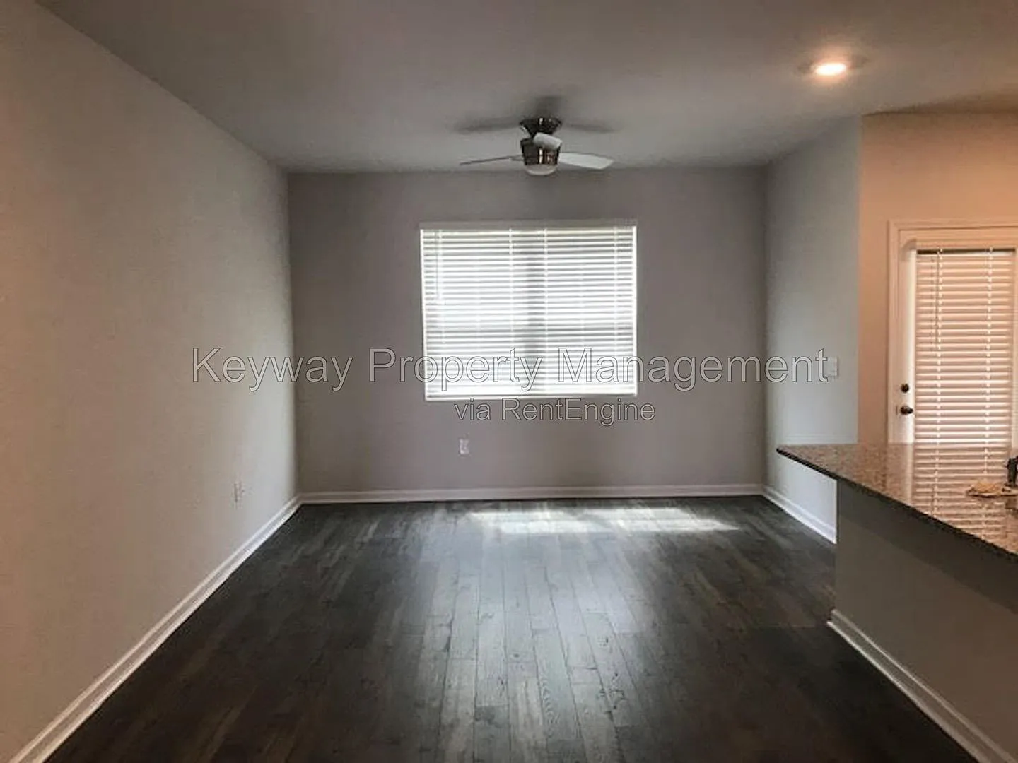 3 bed, 2.5 bath, 1435 sqft, $1,635 — Photo 2