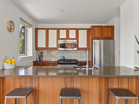 2nd image of 3585 Greystone Ave #E5c