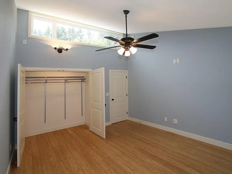 13954 NE 60th Way — Photo 12