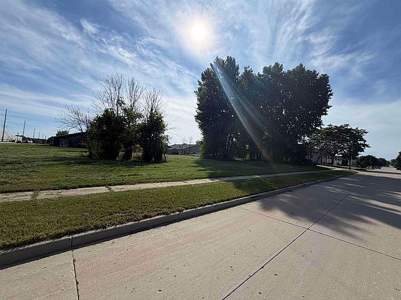 3rd image of S 22nd St #1