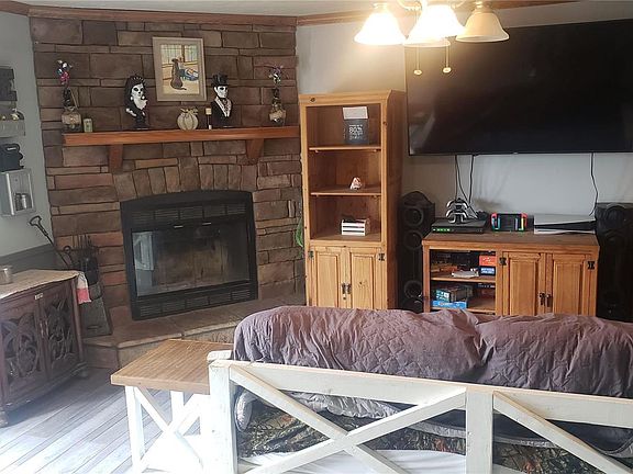 3rd image of 383 Wiese View Dr