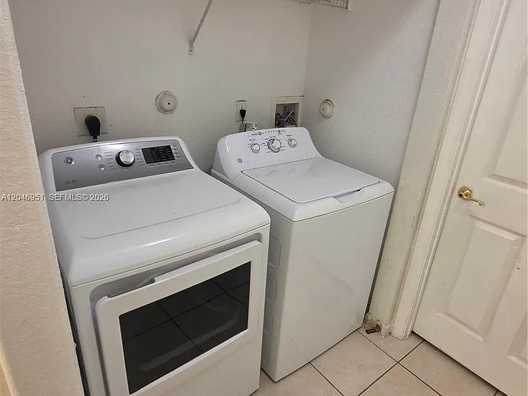 2532 SW 85th Ter #102 — Photo 10