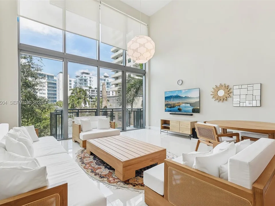 6000 Collins Ave #306