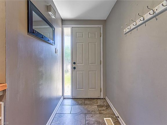 4th image of 537 Shingle Bridge Pl