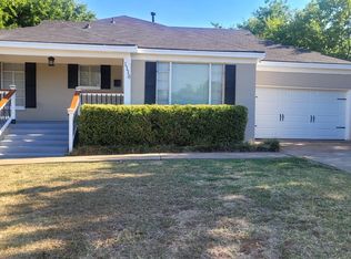 1116 Belford Ave, Nichols Hills, OK 73116