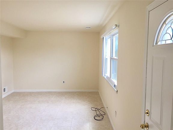 5th image of 26 Fanwood Dr