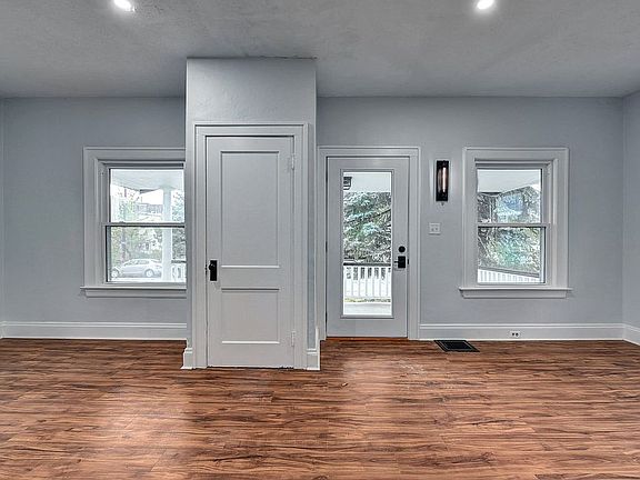 3rd image of 1659 Elmwood Ave