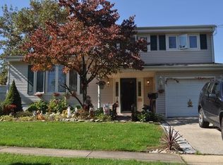 3 Tulip Dr, Old Bridge, NJ 08857