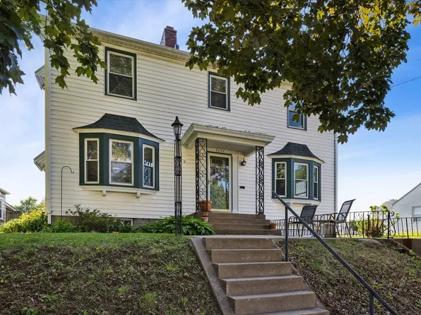 2226 24 1/2 St, Rock Island, IL 61201