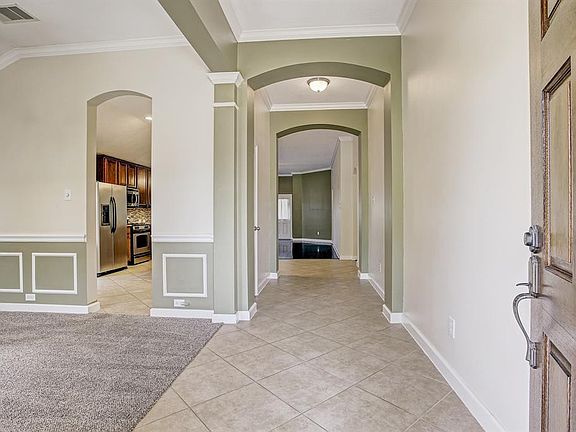 2nd image of 4023 Pinecrest Holw