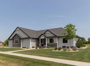 302 15th Ave NW, Kasson, MN 55944