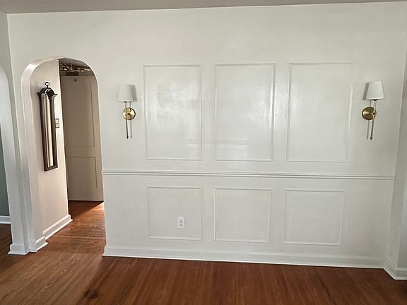 3rd image of 906 Hardin St