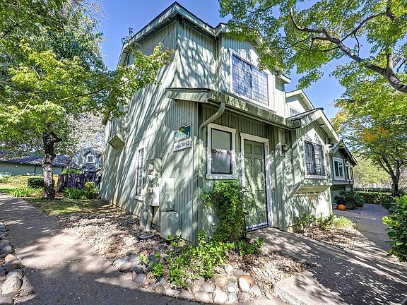 3rd image of 3133 Cambridge Rd