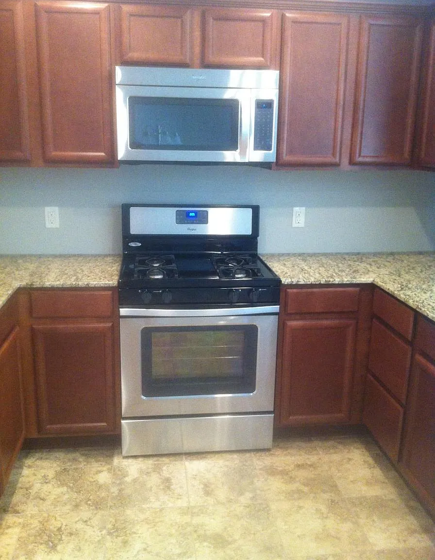 3 bed, 1250 sqft, $1,500 — Photo 2