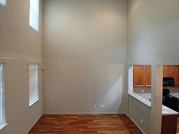 2nd image of 4051 Kyndra Cir