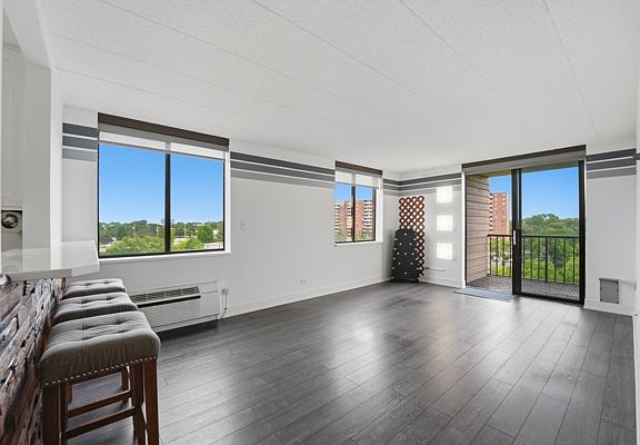 3rd image of 75 Kristin Cir APT 512