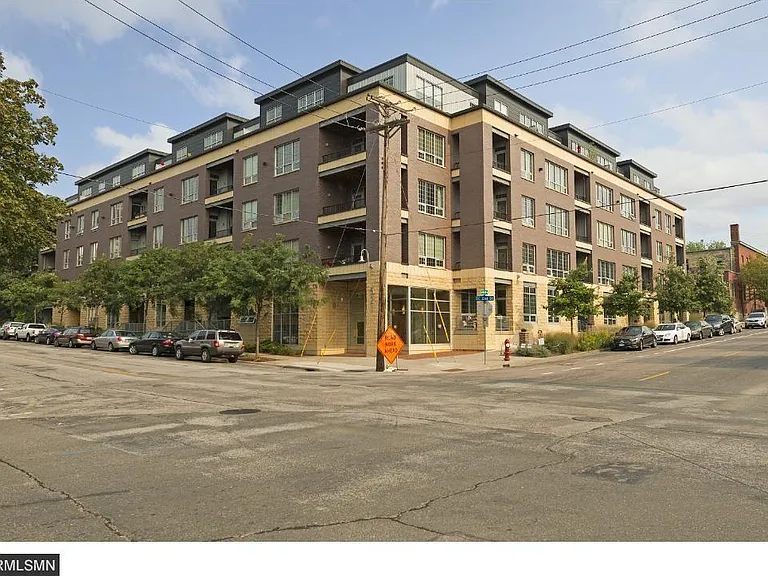521 2nd St SE #306 — Photo 16